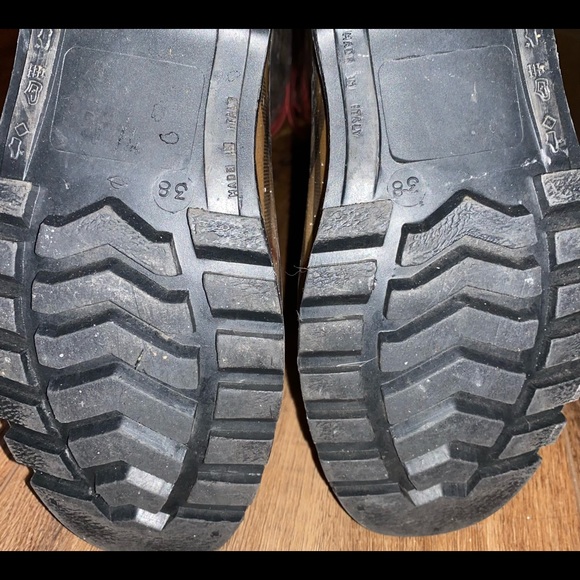 Authentic Burberry rain boots. Good condition! - Picture 4 of 5